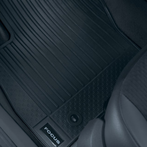 Tepih, spredaj gumiran, črn